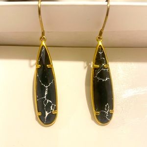 Black and White Stone Gold Teardrop Earrings